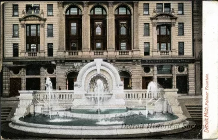 Postcard - Detroit Mich, Palmer Fountain.