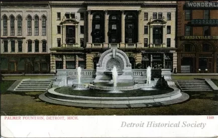 Postcard - Palmer Fountain, Detroit, Mich.