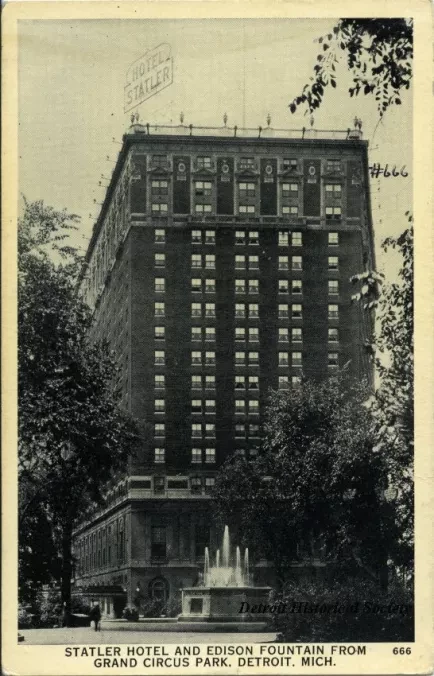 Postcard - Statler Hotel and Edison Fountain from Grand Circus Park, Detroit, Mich.