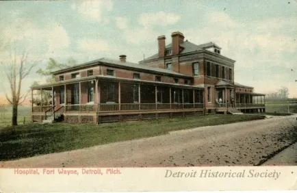 Postcard - Hospital, Fort Wayne, Detroit, Mich.
