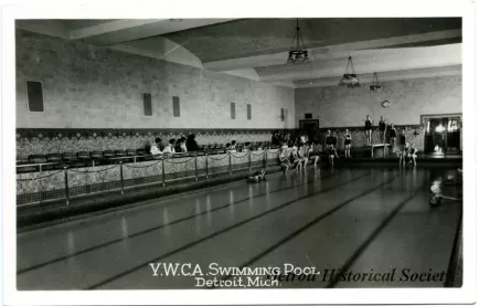 Postcard - Y.W.C.A. Swimming Pool, Detroit, Mich. - Y.W.C.A. Swimming Pool, Detroit, Mich.