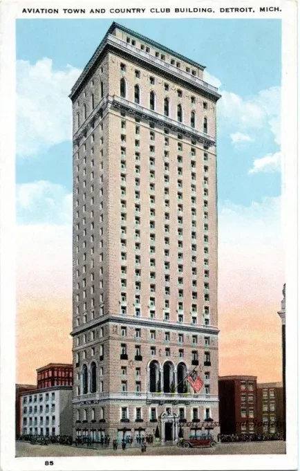 Postcard - Aviation Town and Country Club Building, Detroit, Mich. - Aviation Town And Country Club Bldg.