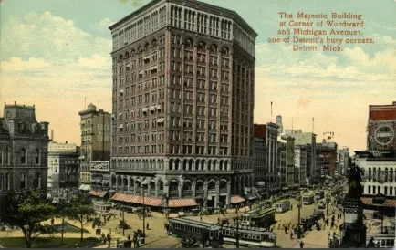 Postcard - The Majestic Building at Corner of Woodward and Michigan Avenues, one of Detroit's busy corners, Detroit, Mich.