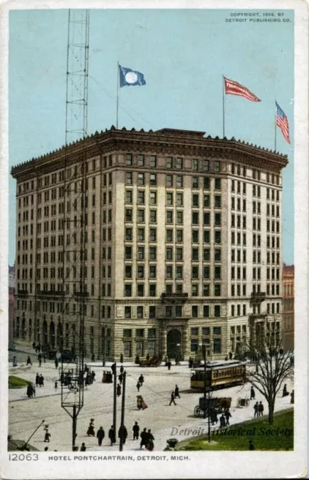 Postcard - Hotel Pontchartrain, Detroit, Mich.
