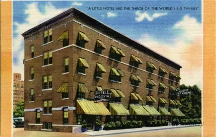 Postcard - "A Little Hotel Mid the Throb of the World's Big Things" - Hotel Andoria, Detroit