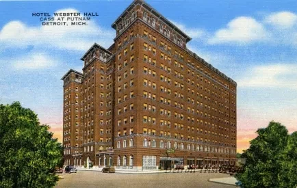 Postcard - Hotel Webster Hall, Cass at Putnum, Detroit, Mich.