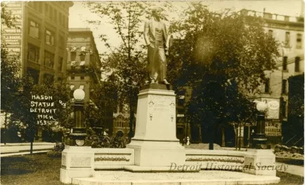 Postcard - Mason Statue, Detroit, Mich