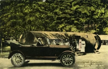 Postcard - Spruce Log, Palmer Park, Detroit, Mich.