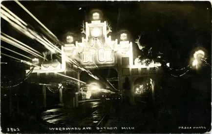 Postcard - Woodward Ave Detroit Mich - Woodward Ave., Detroit, Mich.