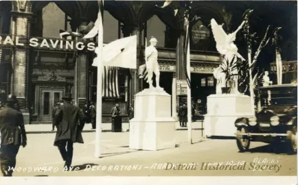 Postcard - Woodward Ave Decorations - Arrow Day, May 19-19