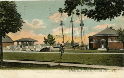 Postcard - Waterworks Park, Hurlbut Memorial Library, Detroit, Mich.