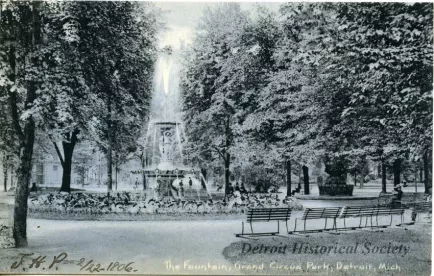 Postcard - The Fountain, Grand Circus Park, Detroit, Mich.