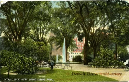 Postcard - Detroit, Mich., WestGrand Circus Park