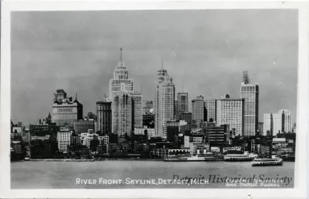 Postcard - River Front Skyline, Detroit, Mich.