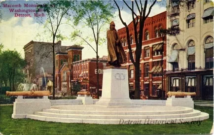 Postcard - Macomb Monument on Washington Blvd., Detroit, Mich.