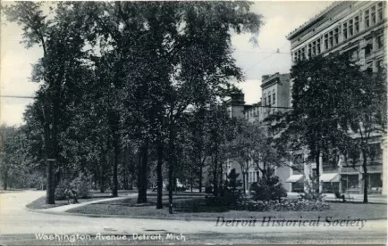 Postcard - Washington Boulevard, Detroit, Mich.
