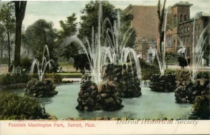 Postcard - Fountain Washington Park, Detroit, Mich.