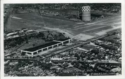 Postcard - Detroit City Airport, Gratiot at Connors, Detroit, Mich.