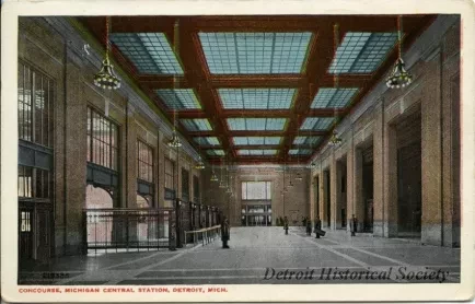 Postcard - Concourse, Michigan Central Station, Detroit, Mich.