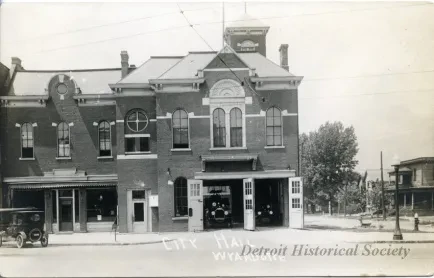 Postcard - City Hall, Wyandotte