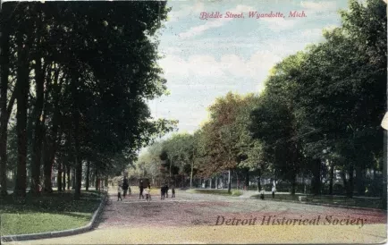 Postcard - Biddle Street, Wyandotte, Mich.