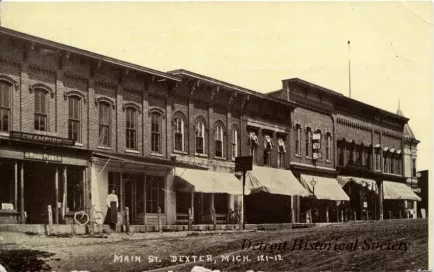 Postcard - Main St. Dexter, Mich.