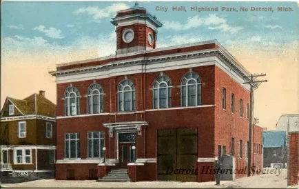 Postcard - City Hall, Highland Park, No Detroit, Mich.