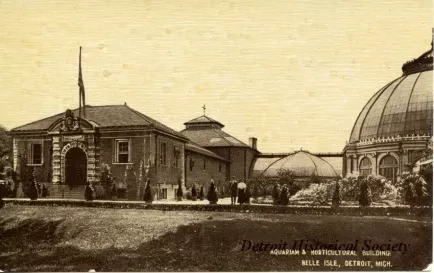 Postcard - Aquarium & Horticultural Building, Belle Isle, Detroit, Mich.
