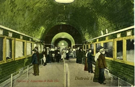 Postcard - Interior of Aquarium at Belle Isle.