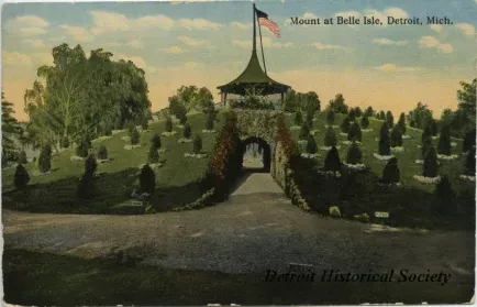 Postcard - Mount at Belle Isle, Detroit, Mich.