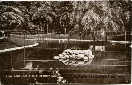 Postcard - Seal Pond, Belle Isle, Detroit, Mich.