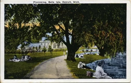 Postcard - Picnicking, Belle Isle, Detroit, Mich.