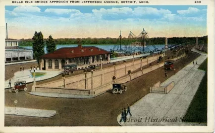 Postcard - Belle Isle Bridge Approach from Jefferson Avenue, Detroit, Mich.