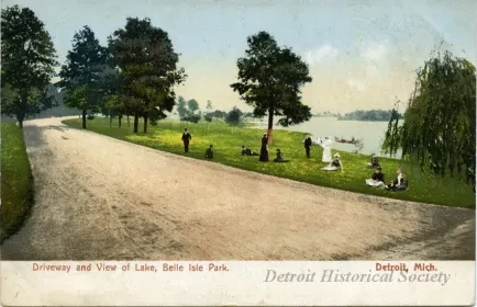 Postcard - Driveway and View of Lake, Belle Isle Park, Detroit, Mich.