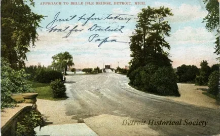 Postcard - Approach to Belle Isle Bridge, Detroit, Mich.