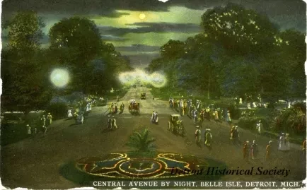 Postcard - Central Avenue by Night, Belle Isle, Detroit, Mich.