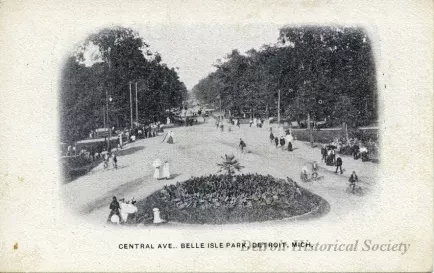 Postcard - Central Ave., Belle Isle Park, Detroit, Mich.