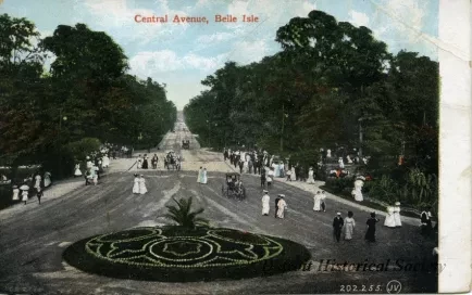 Postcard - Central Avenue, Belle Isle