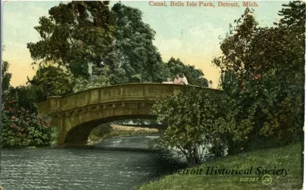 Postcard - Canal, Belle Isle Park, Detroit, Mich.