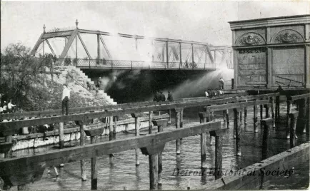 Postcard - Belle Isle Bridge Fire, April 27, 1915.
