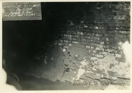 Image, Digital - Randolph St. Sewer - Crack N. of Shaft (E. Side)