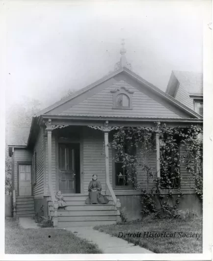 Print, Photographic - Clara and Edsel Ford at their 72. Alexandrine Ave. residence