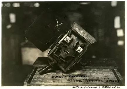 Print, Photographic - G.E. #MR12 - Circuit Breaker