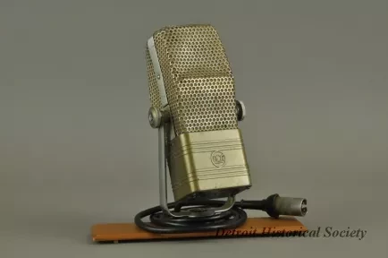 Microphone