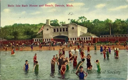 Postcard - Belle Isle Bath House and Beach, Detroit, Mich.