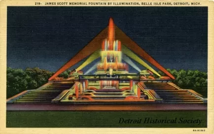 Postcard - 219 - James Scott Memorial Fountain by Illumination, Belle Isle Park, Detroit, Mich.