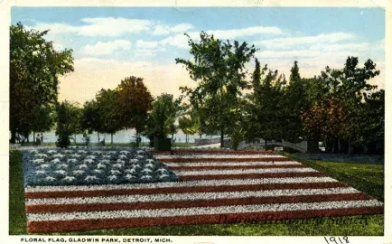 Postcard - Floral Flag, Gladwin Park, Detroit, Mich.