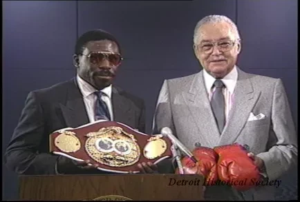U-Matic - CAY Press Conference W/
Lindell Holmes
Middle Weight Boxing Champion
4-24-90