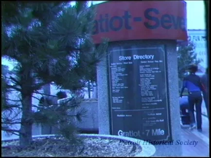 U-Matic - 6/17/85
Neighborhood Shopping Days
B-Roll
Gratiot-7
Grandgreen
Tape #2