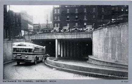 Postcard - Entrance to Tunnel, Detroit, Mich.